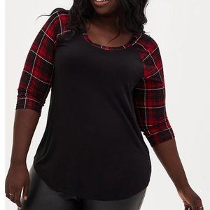 TORRID - Raglan Tee - Super Soft Black & Red Plaid